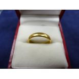 22ct Yellow gold wedding band, stamped 22, size M, 4g
