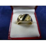 Gents 14K yellow gold ring inset with black onyx, stamped 14K, size U/V, 10.4g
