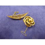 Edwardian yellow coloured metal crescent style brooch set with diamonds, unmarked, 4.5g, together