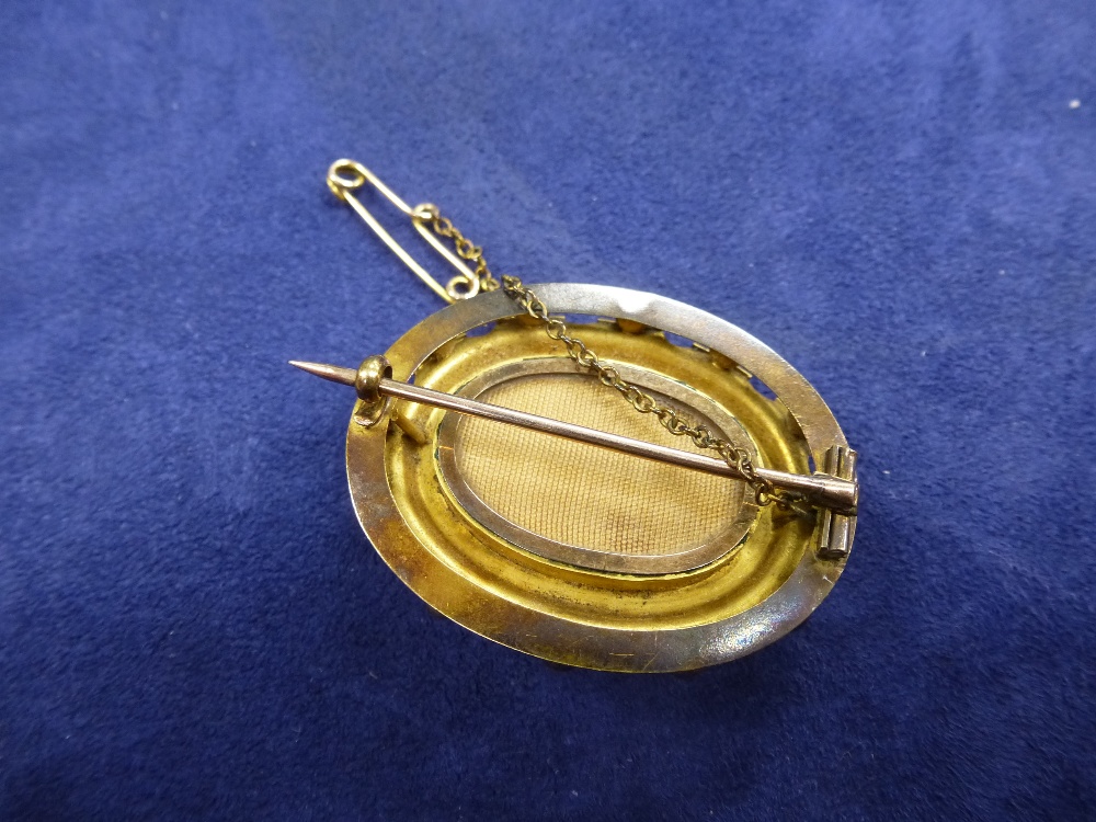 Victorian oval yellow coloured metal mourning brooch with beaded, seed pearl to centre, braided - Image 2 of 2