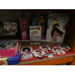 Large collection of Spice Girl and One Direction memorabilia to include dolls, mugs, jigsaws, etc