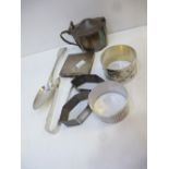 Small quantity of silver and white coloured metal compact items incl. ladys compact, mustard pot,