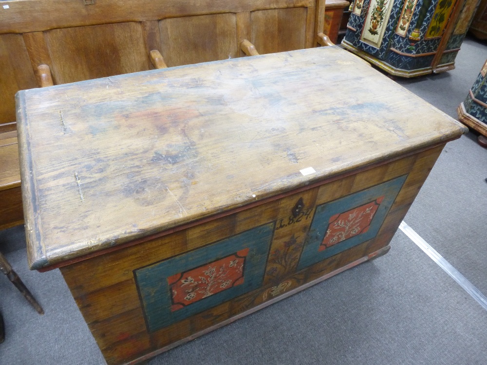 A 19th century painted European Coffer, dated 1824, the hinged top above a base painted with - Bild 3 aus 3