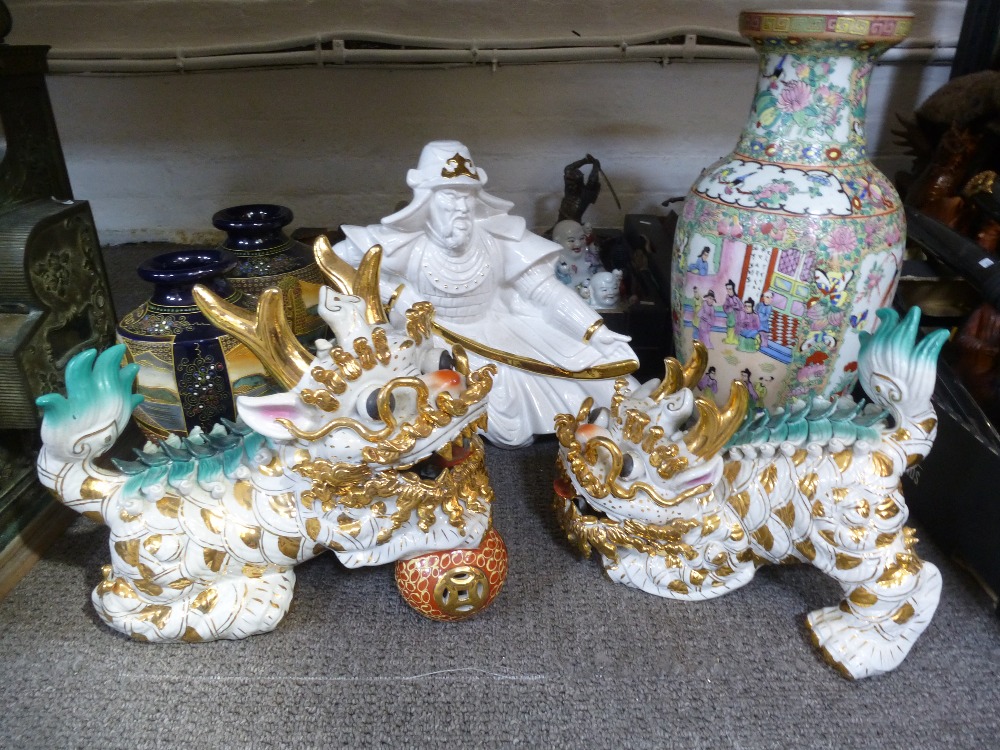 A quantity of Oriental items mainly reproduction, to include Satsuma vases, Buddha's and three - Bild 4 aus 4