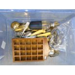 4 Silver teaspoons 2.8 troy oz, collection of thimbles, mainly brass, and a quantity of plated