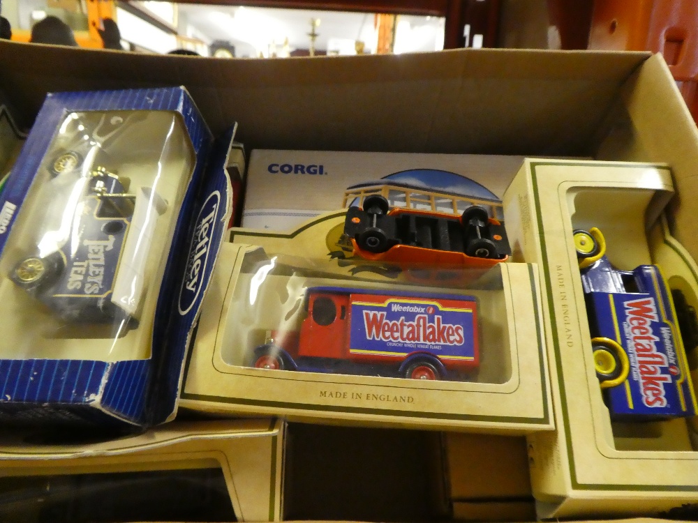 A small quantity of modern boxed Die Cast vehicles.