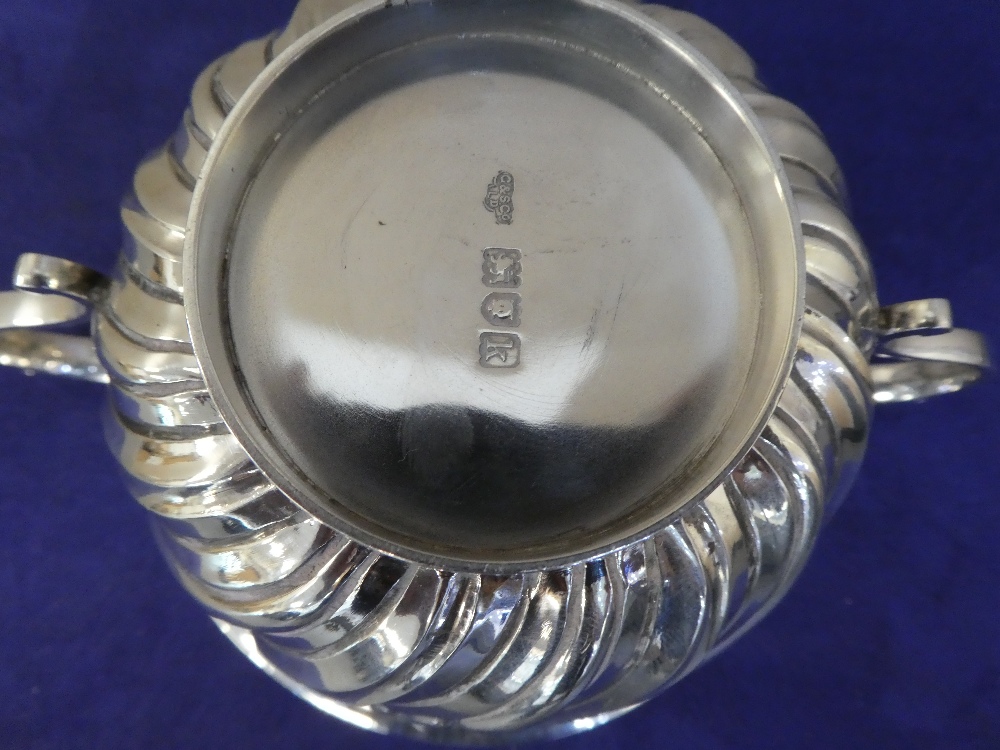 An embossed ornate bowl, silver London 1905, marked C and S. Co Ltd., approx 5.5 troy oz - Image 3 of 3