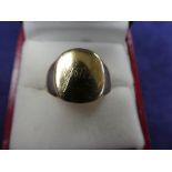 9ct yellow gold signet ring stamped 375, 3.7g size S