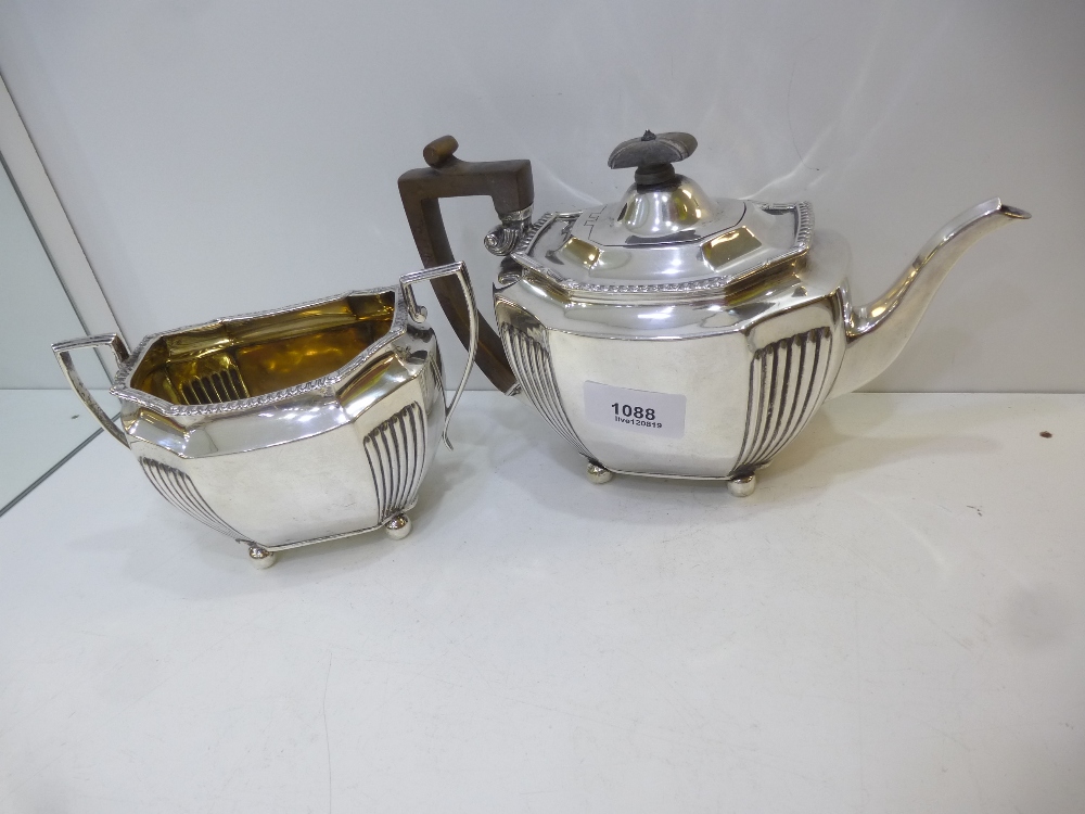 Edwardian silver teapot and matching double handled sugar basin, octagonal form with ree4ded