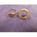 9ct yellow gold signet ring size T/U together with another 9ct yellow gold ring, both stamped 375,