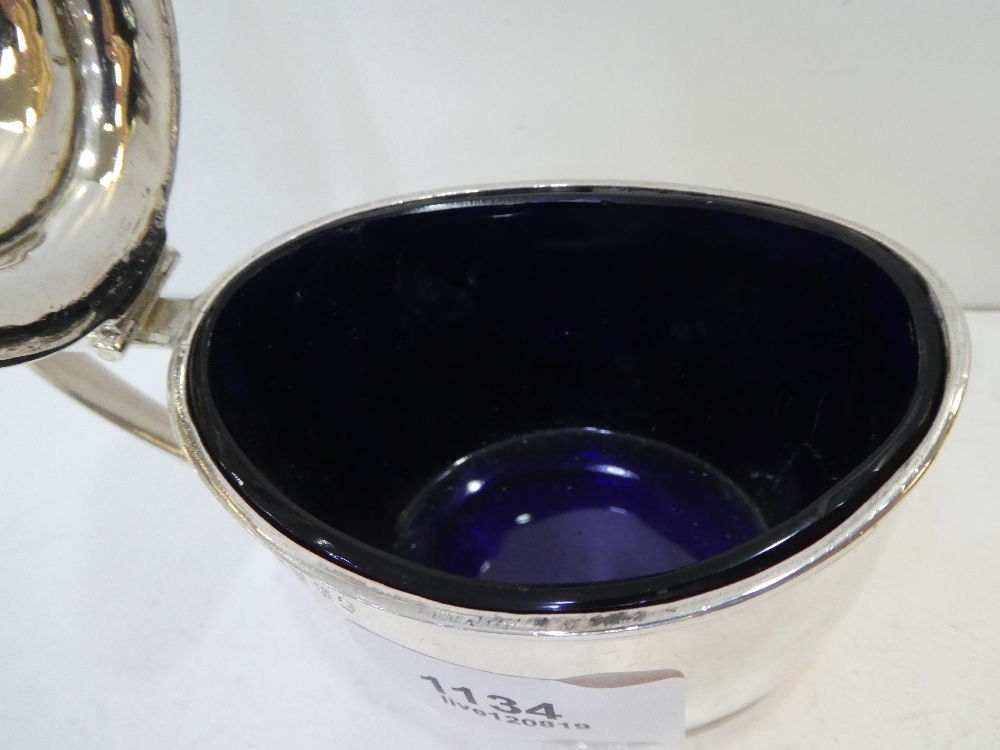 Plain silver Georgian III mustard pot, reeded decoration & handle, blue glass liner, London 1800 - Image 2 of 2