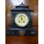 A Victorian slate mantle clock 24.5cm