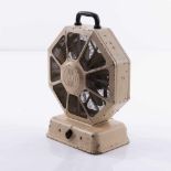 AEG, BerlinHeizventilator, um 1920H. 37 x 18 x 26,5 cm.Metallblech cremefarben und schwarz lackiert,