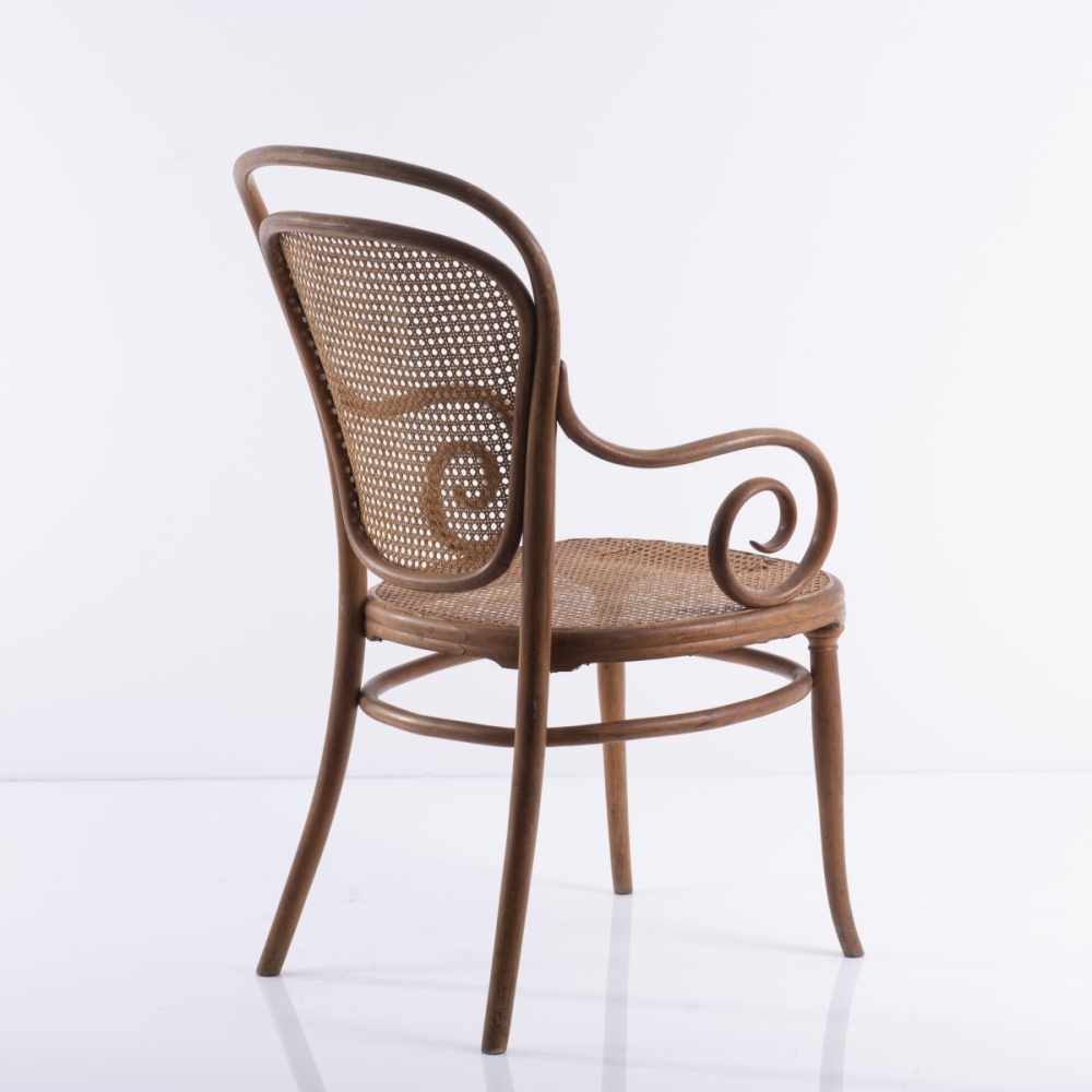 Thonet, Wien Armlehnstuhl 'Nr. 12', 1860er JahreH. 99,5 x 57,5 x 64,5 cm.Buchenholz, Bugholz und - Image 11 of 13