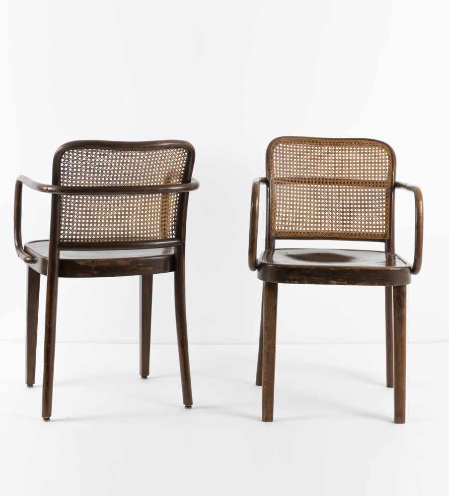 Josef HoffmannZwei Armlehnstühle, um 1930H. 80,5 x 50 x 55,5 cm.Thonet, Wien.Buchenholz, - Image 3 of 7