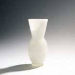 Flavio PoliVase 'Pulegoso', 1939H. 26 cm. Ausführung: Seguso Vetri d'Arte. Überfangglas, farblos mit