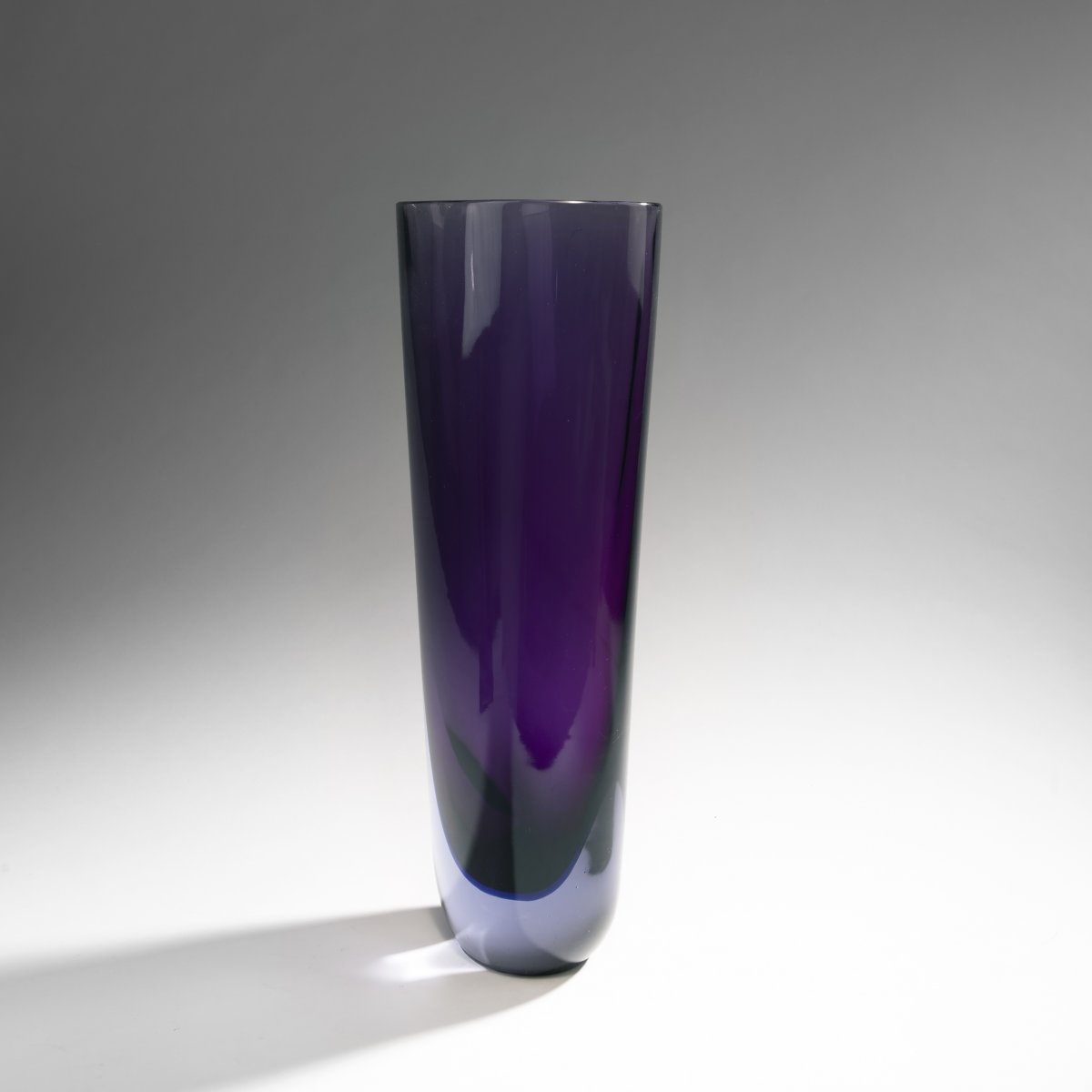 Flavio PoliBodenvase 'Sommerso', 1954Auf ovaler Standfläche sich gerade erweiternde Wandung. H. 47 - Image 2 of 4