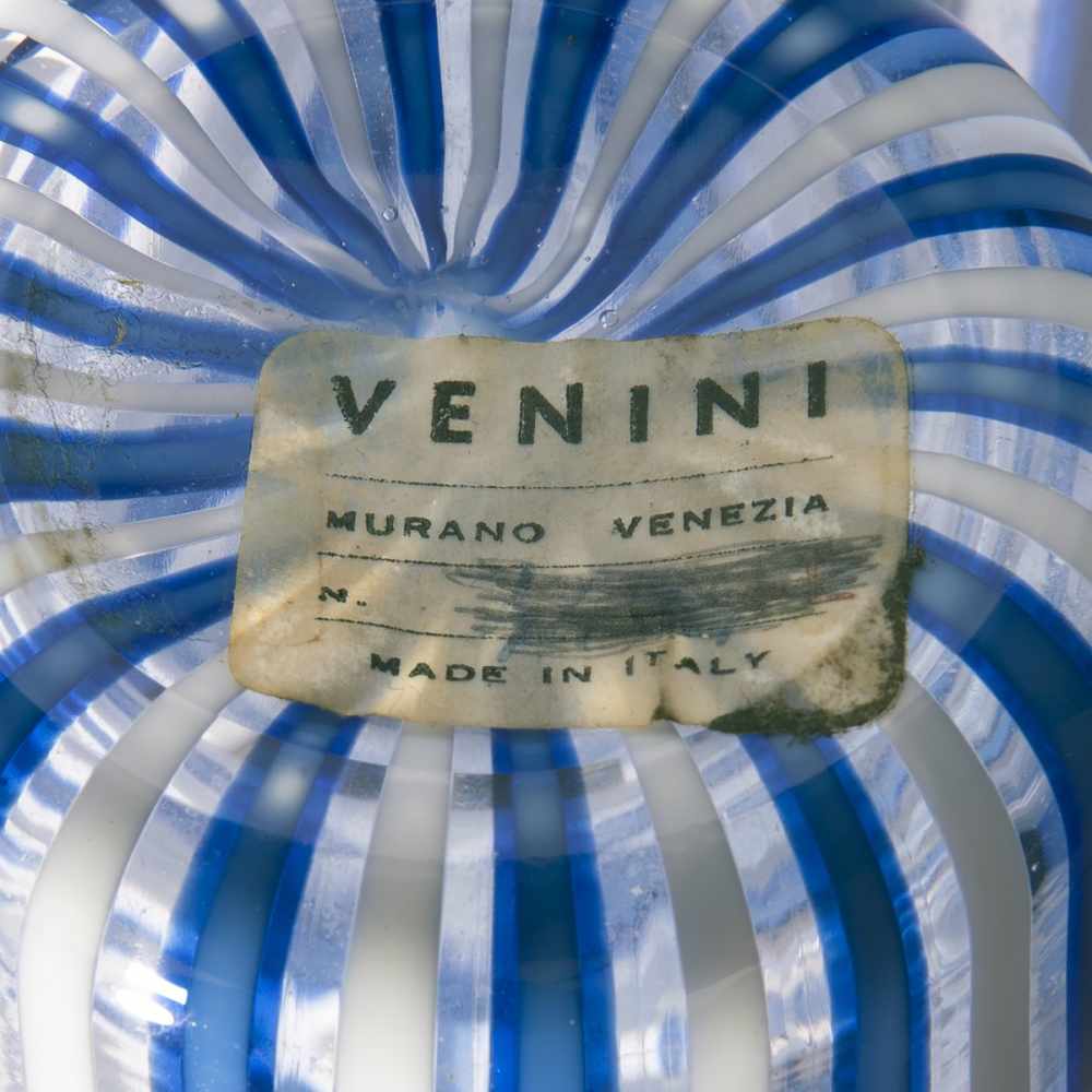 Gio PontiVase mit Stopfen, 1949/50H. 37 cm. Ausführung: Venini & C. Überfangglas mit weißer und - Image 4 of 4