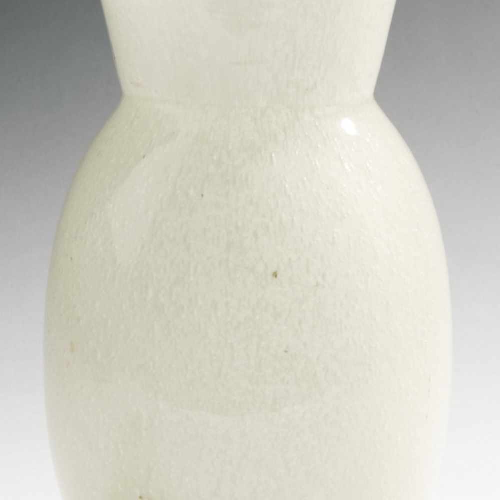 Flavio PoliVase 'Pulegoso', 1939H. 26 cm. Ausführung: Seguso Vetri d'Arte. Überfangglas, farblos mit - Image 2 of 3