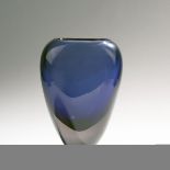 Flavio Poli Vase 'Sommerso', 1957 Auf fast runder Standfläche sich gewölbt erweiternd. H. 25 cm.