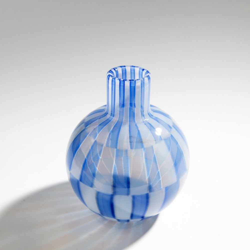 Ercole BarovierVase 'Pezzati', 1956Kugelform mit Zylinderhals. H. 21,5 cm. Ausführung: Barovier & - Image 2 of 5