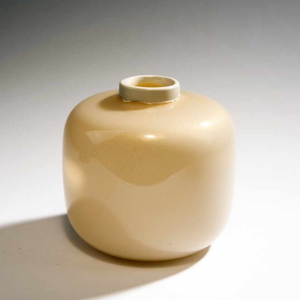 Flavio PoliVase 'Oro induto', um 1950H. 19 cm. Ausführung: Seguso Vetri d'Arte. Überfangglas, - Image 2 of 3