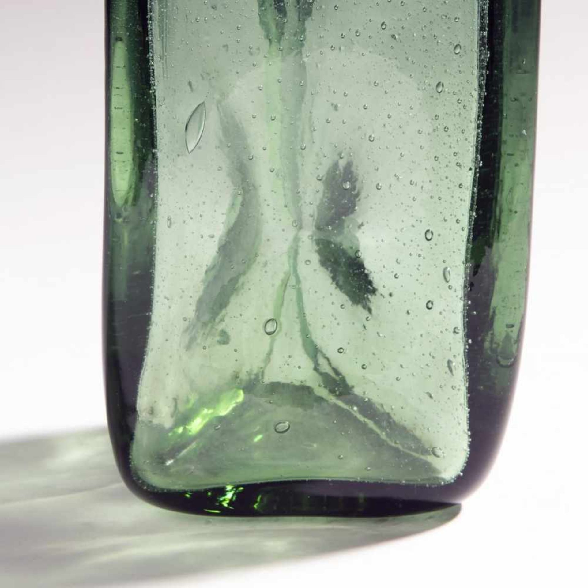 Fulvio BianconiPrototyp-Vase, 1950Schlanke sphärische Dreiecksform, die Wandung dreifach - Image 3 of 3