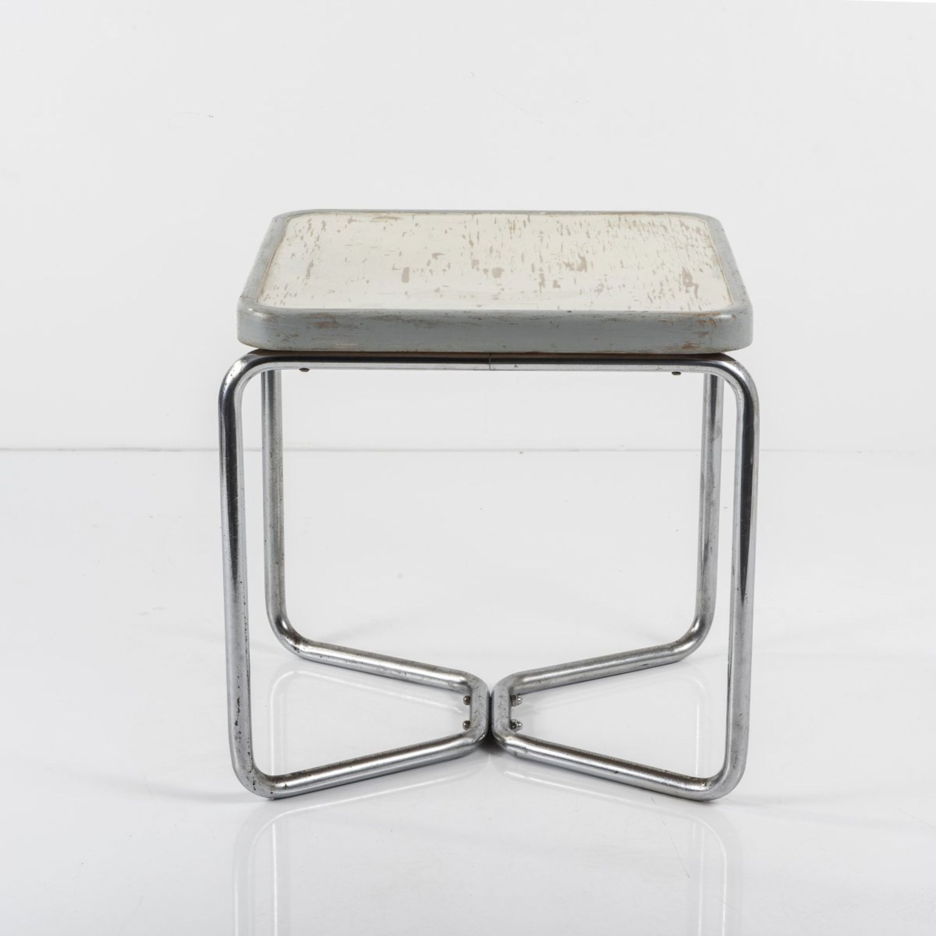 Marcel Breuer, Hocker 'B 56', um 1930Hocker 'B 56', um 1930H. 44 x 39,5 x 43,5 cm.Thonet,