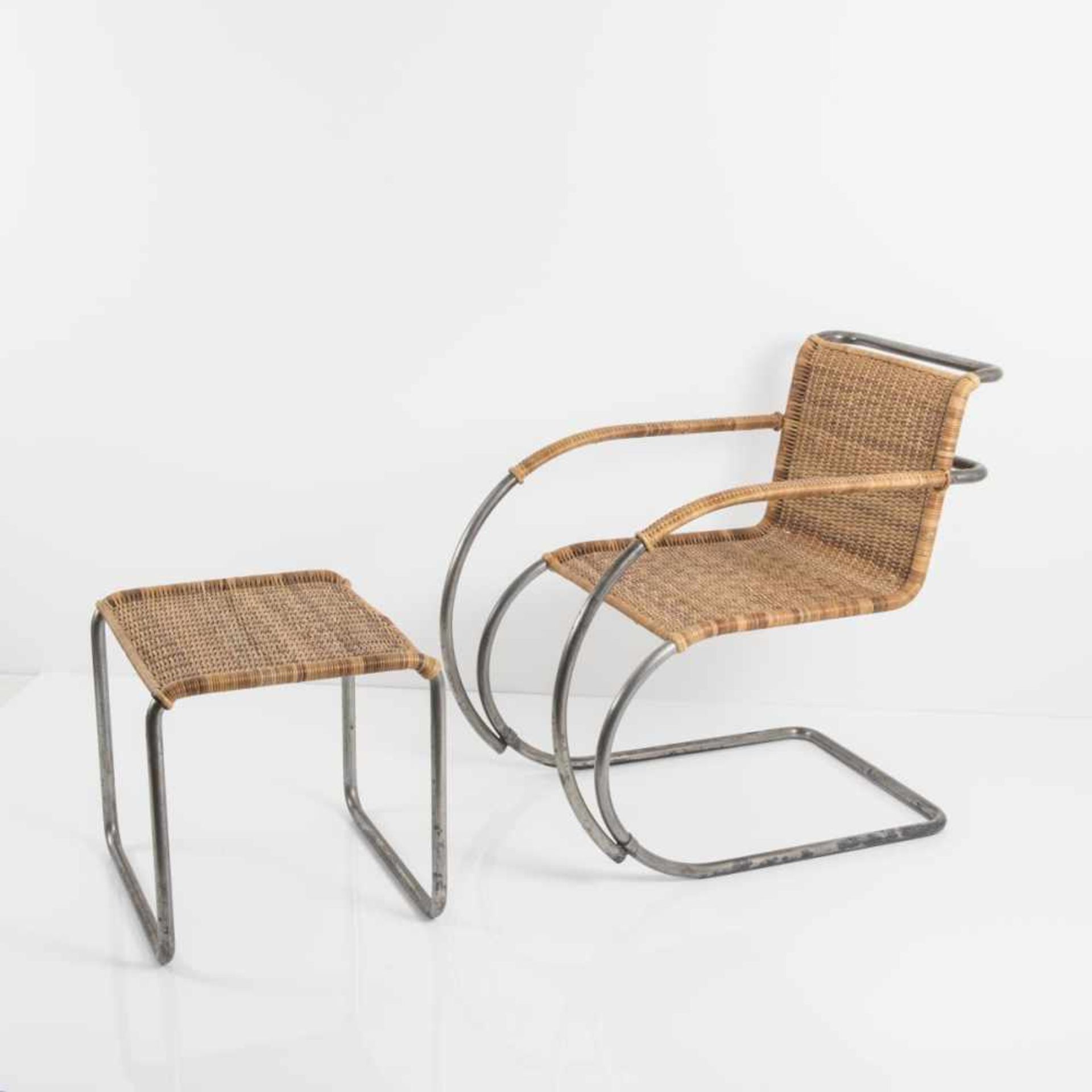 Ludwig Mies van der Rohe, Hocker 'MR 1', 1927Hocker 'MR 1', 1927H. 46 x 49,5 x 45,2 cm; Rohr Ø 2,4 - Bild 2 aus 6