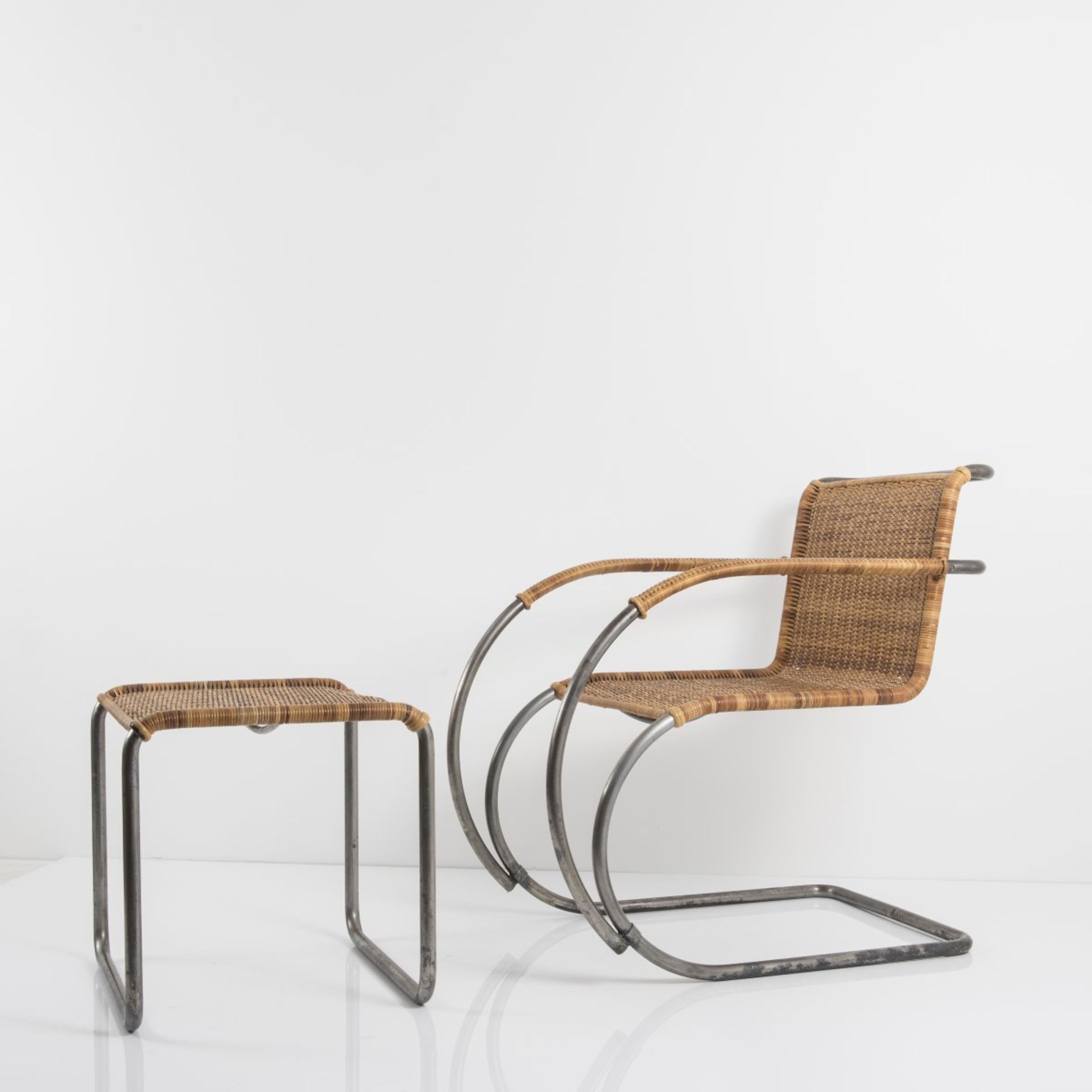 Ludwig Mies van der Rohe, Hocker 'MR 1', 1927Hocker 'MR 1', 1927H. 46 x 49,5 x 45,2 cm; Rohr Ø 2,4 - Bild 6 aus 6