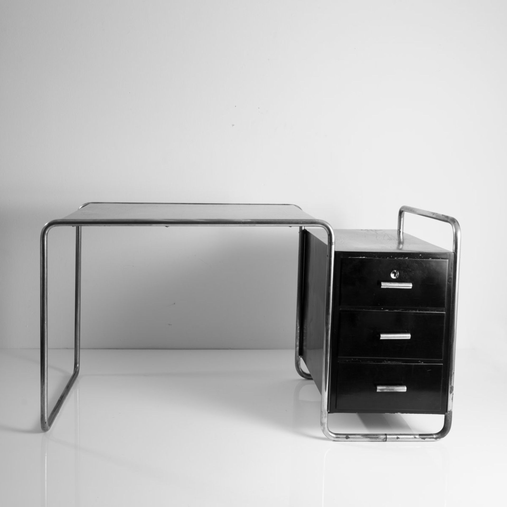 Marcel Breuer , Schreibtisch 'B 65 - Variante', 1929/30Schreibtisch 'B 65 - Variante', 1929/30H.