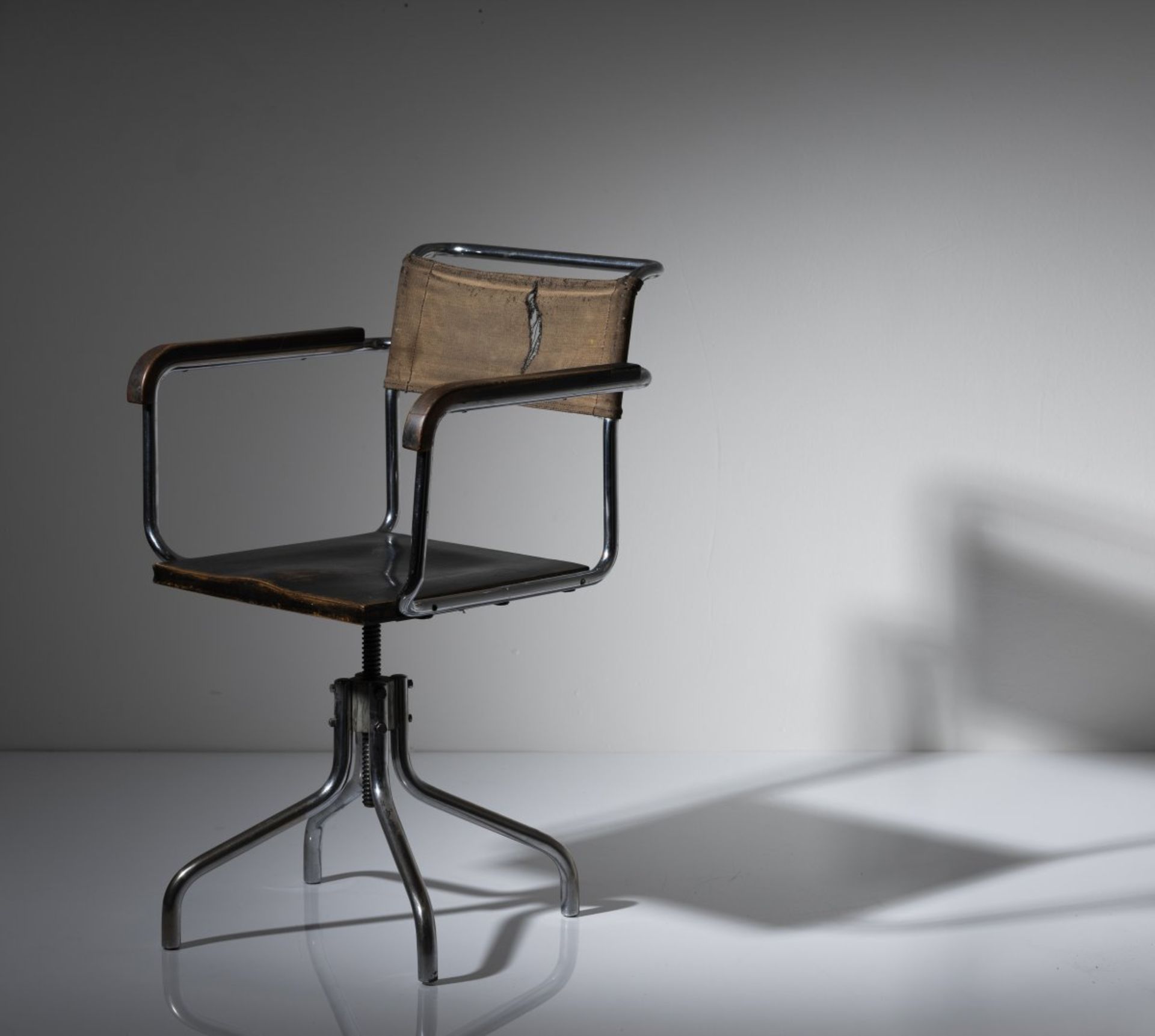 Marcel Breuer , Arbeitsstuhl 'B 7A', um 1930Arbeitsstuhl 'B 7A', um 1930H. 78-96 x 54 x 55,5 cm. - Bild 5 aus 14