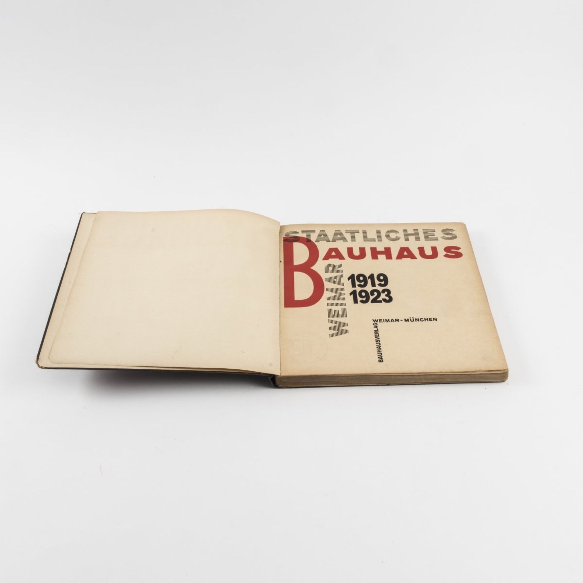 Herbert Bayer; László Moholy-Nagy, Katalog 'Staatliches Bauhaus in Weimar 1919 - 1923' Katalog ' - Bild 2 aus 4