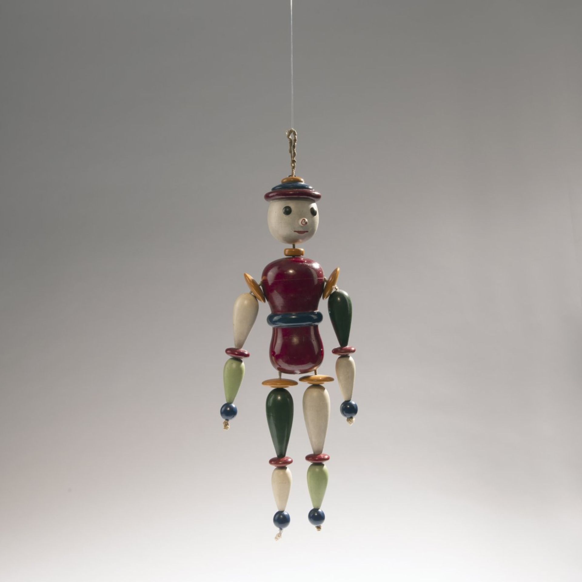 Oskar Schlemmer, Gliederpuppe, 1922 Gliederpuppe, 1922 H. 37,5 x 37,5 x 6,5 cm. Josef Hartwig. Holz, - Bild 2 aus 19