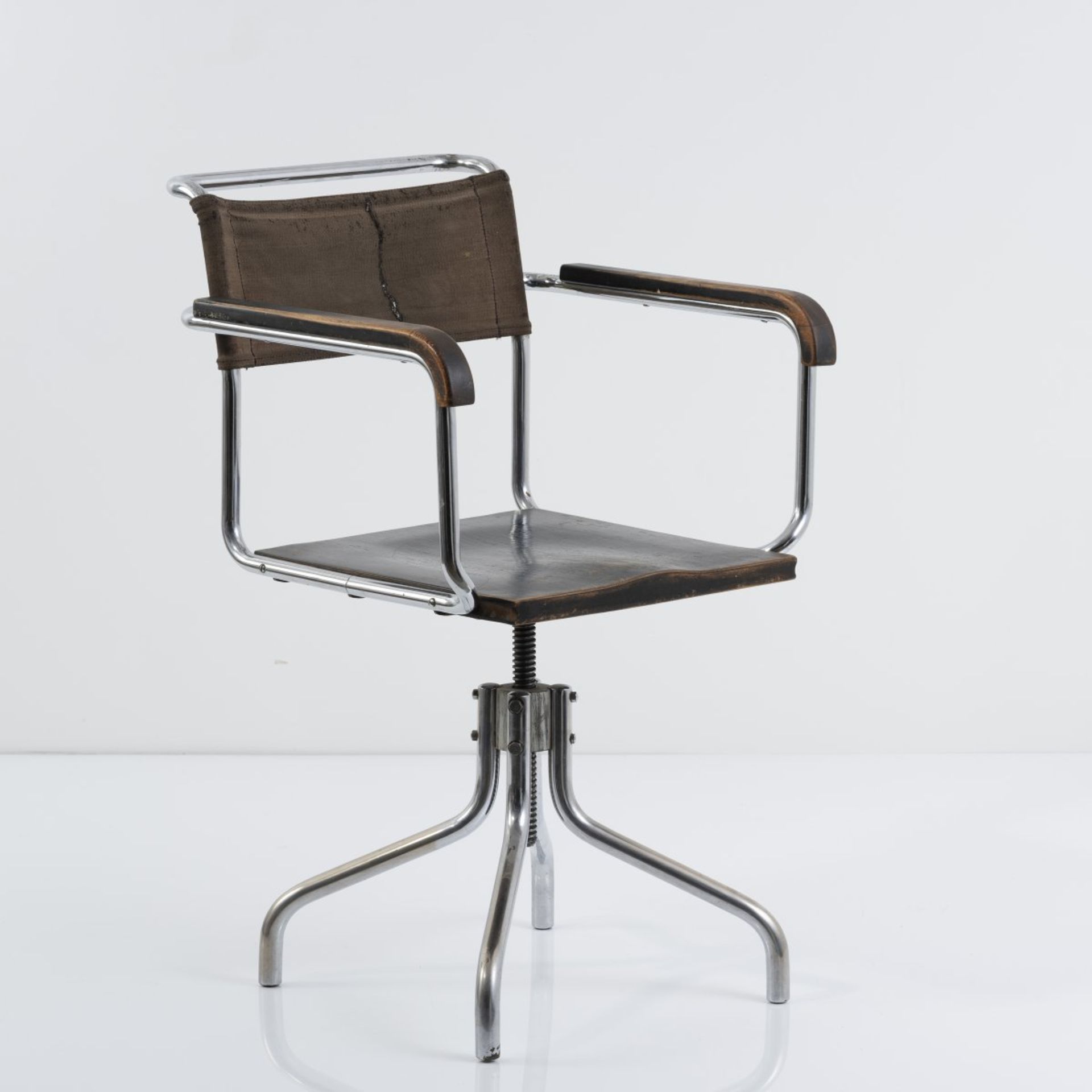 Marcel Breuer , Arbeitsstuhl 'B 7A', um 1930Arbeitsstuhl 'B 7A', um 1930H. 78-96 x 54 x 55,5 cm.