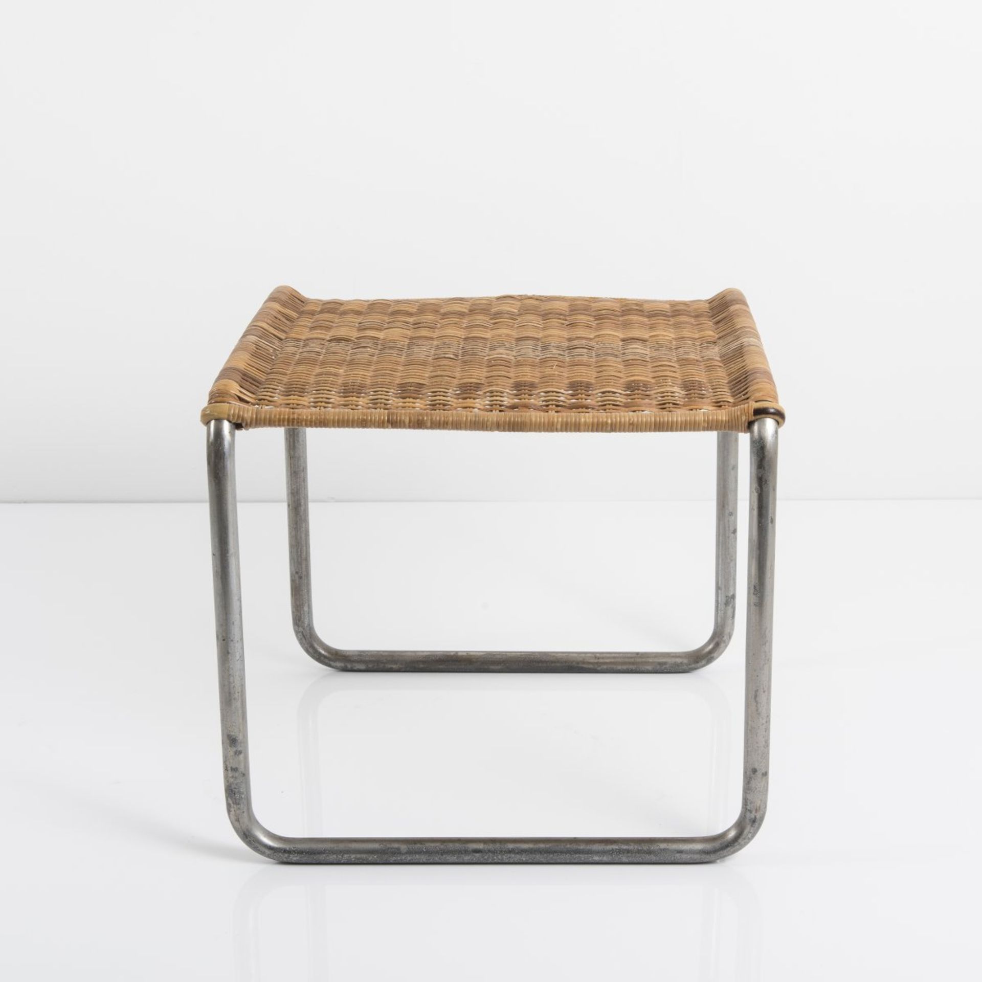 Ludwig Mies van der Rohe, Hocker 'MR 1', 1927Hocker 'MR 1', 1927H. 46 x 49,5 x 45,2 cm; Rohr Ø 2,4 - Bild 4 aus 6