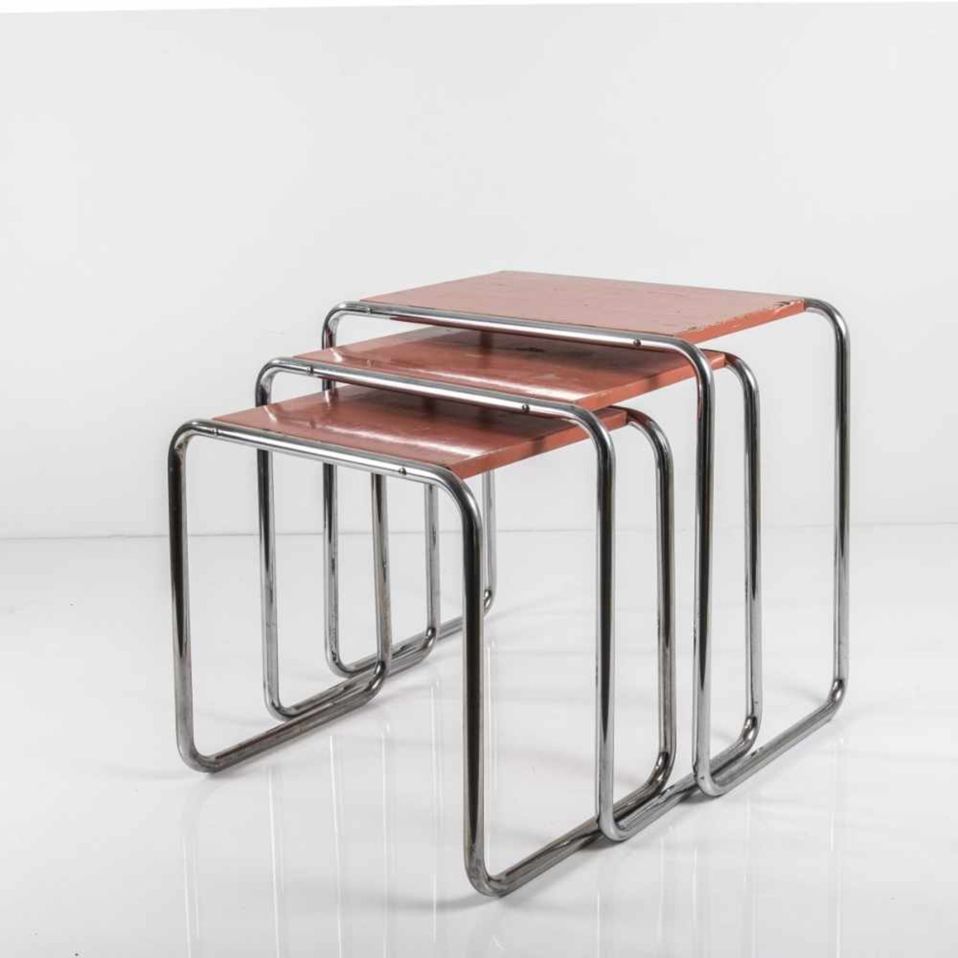 Marcel Breuer, Drei Satztische 'B 9', 1925/26Drei Satztische 'B 9', 1925/26H. 50-60 x 52-66 x 39 - Bild 2 aus 8