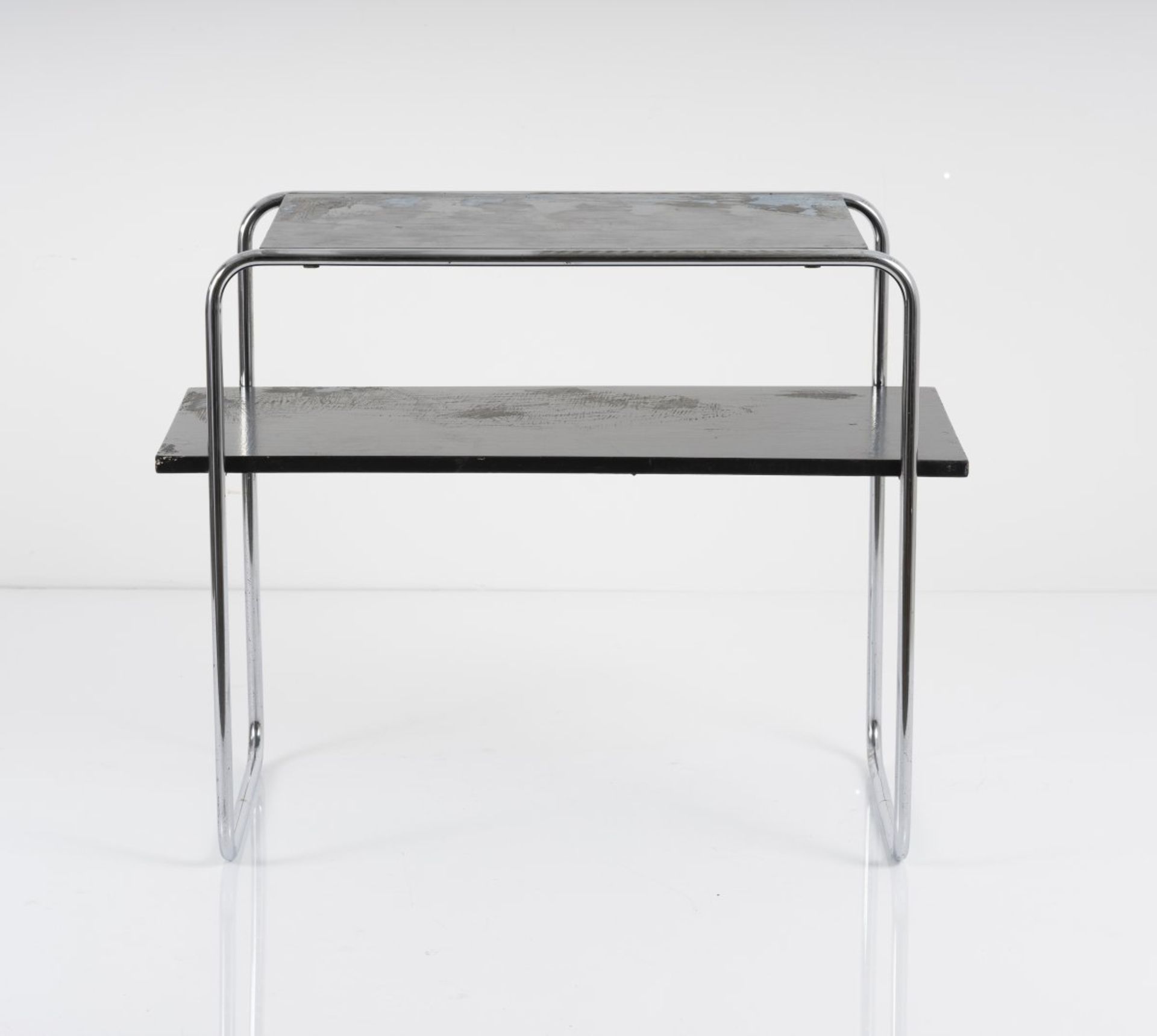 Marcel Breuer, Ablegetisch 'B 12', um 1927Ablegetisch 'B 12', um 1927H. 60,5 x 76 x 38,5 cm; Ø 1,6