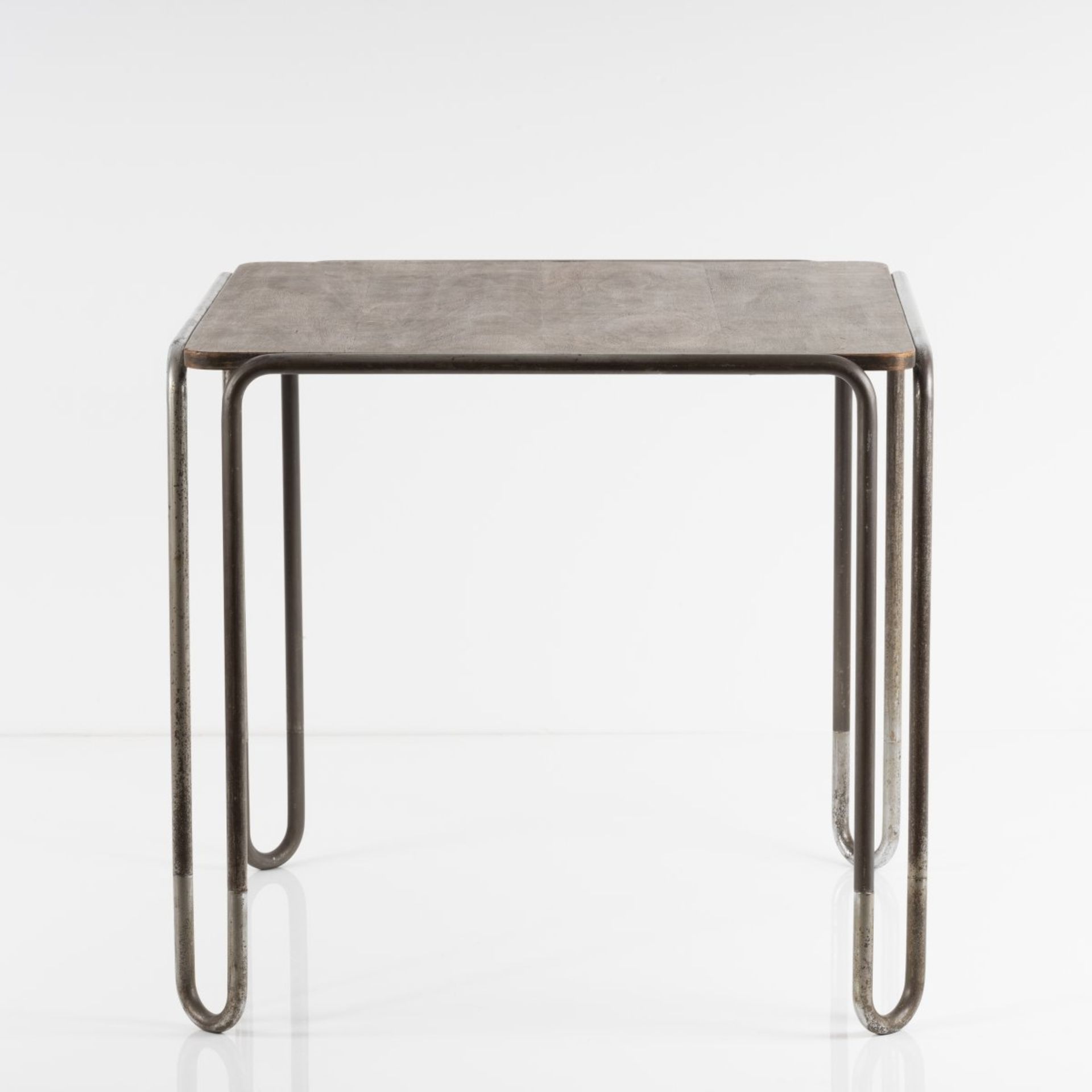 Marcel Breuer , Tisch 'B 10', 1927 Tisch 'B 10', 1927 H. 67,5 x 74 x 74,5 cm; Rohr Ø 2 cm.Thonet,