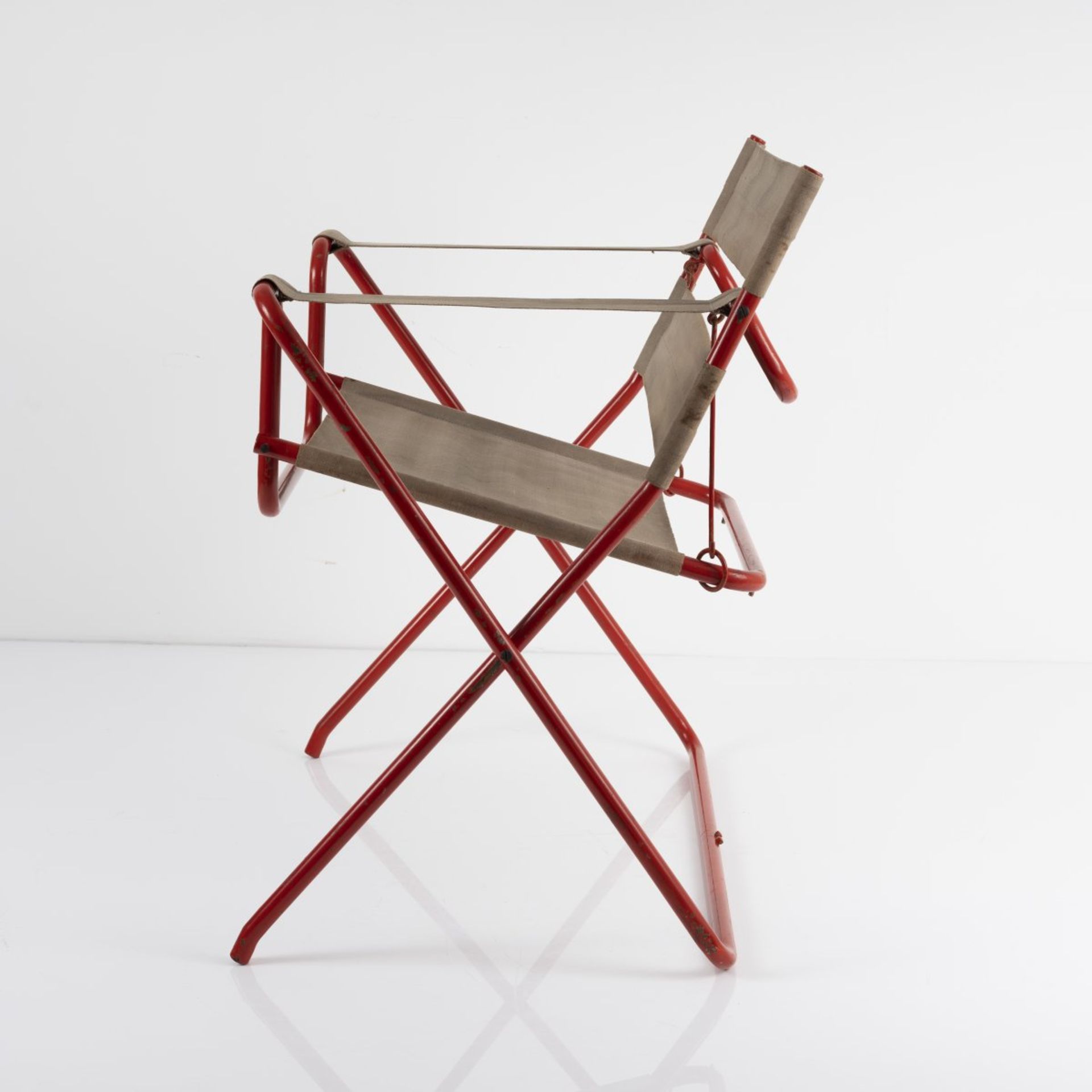 Marcel Breuer, Klappsessel 'B 4 - 2. Version', 1927Klappsessel 'B 4 - 2. Version', 1927H. 75 x 77