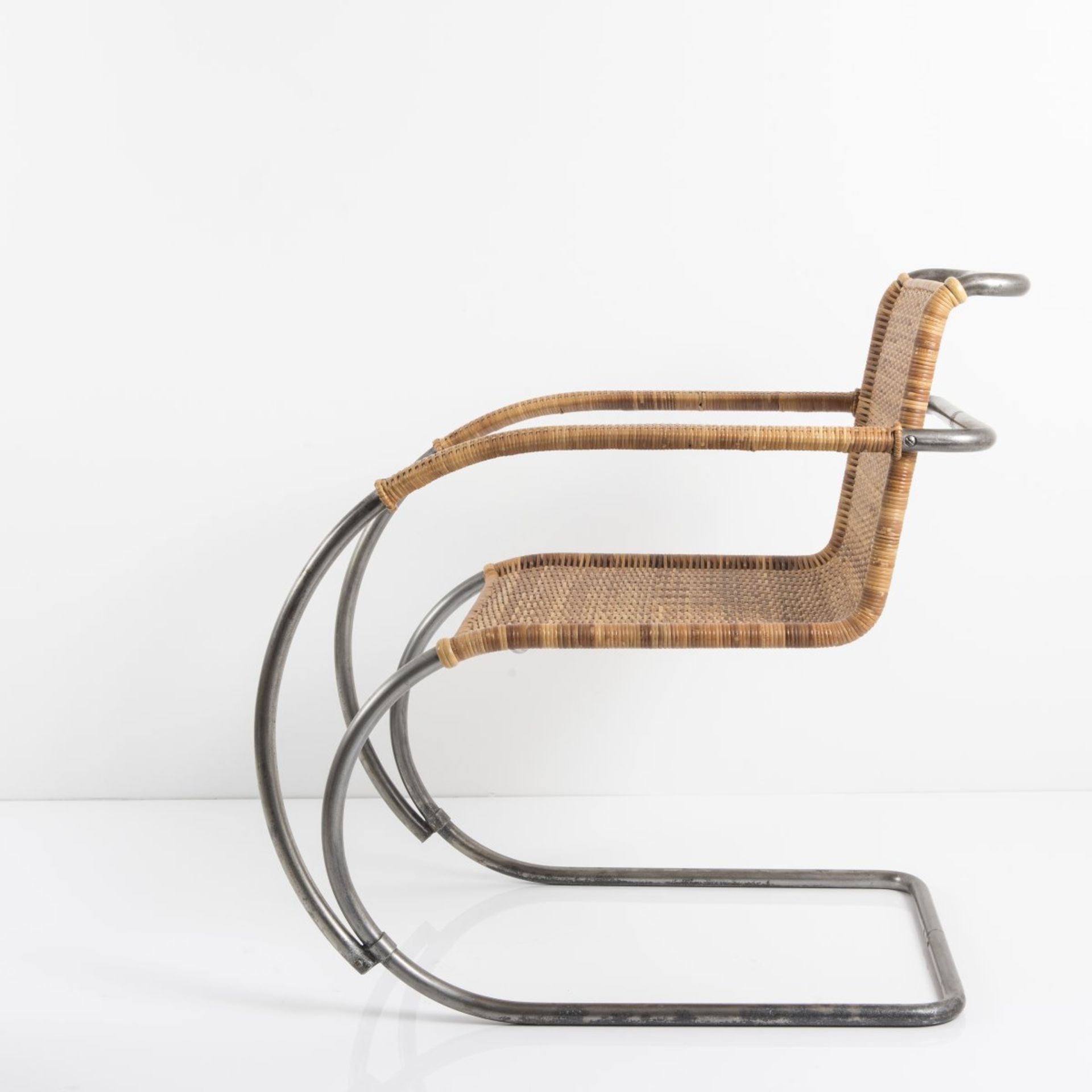 Ludwig Mies van der Rohe, Armlehnsessel 'MR 20', 1927Armlehnsessel 'MR 20', 1927H. 81 x 55,5 x 84 - Bild 5 aus 9