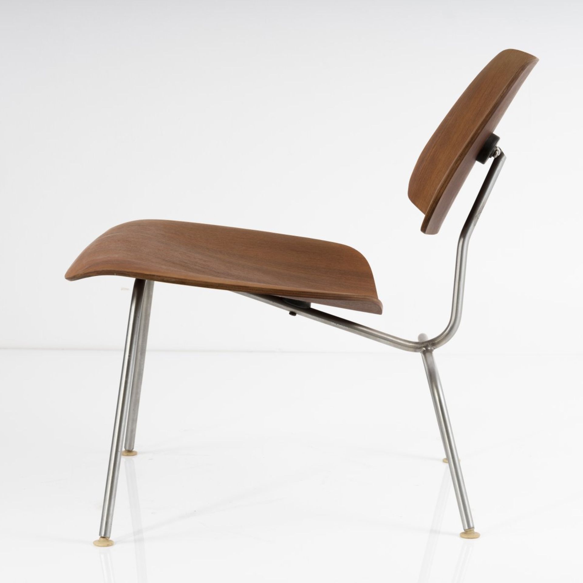 Charles Eames, Sessel 'LCM', 1946Sessel 'LCM', 1946H. 65 x 54 x 65 cm.Herman Miller, Zeeland. - Image 6 of 10