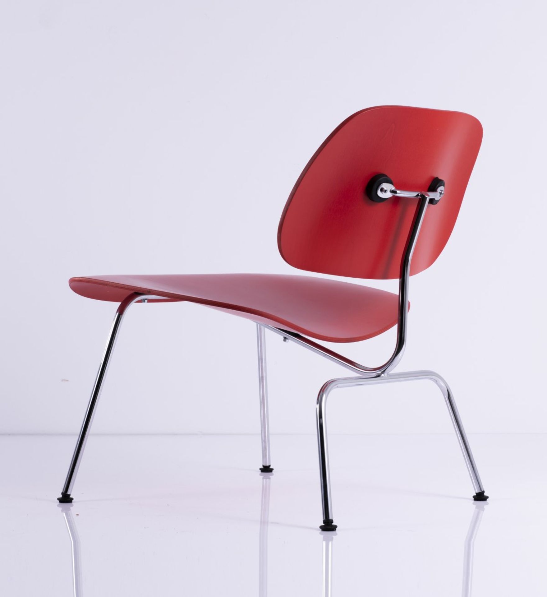 Charles Eames, Stuhl 'LCM', 1946Stuhl 'LCM', 1946H. 65 x 55 x 63,5 cm. Vitra AG, Weil am Rhein. - Bild 5 aus 6