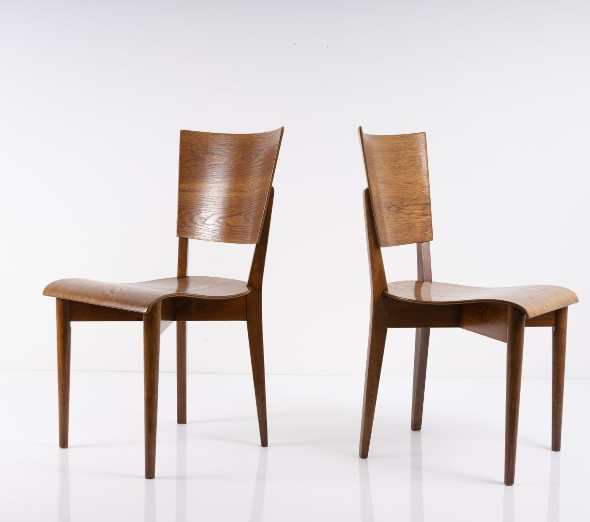 Jindrich Halabala, Zwei Stühle 'H 59', um 1930Zwei Stühle 'H 59', um 1930H. 86 x 44 x 53,5 cm. - Bild 2 aus 5