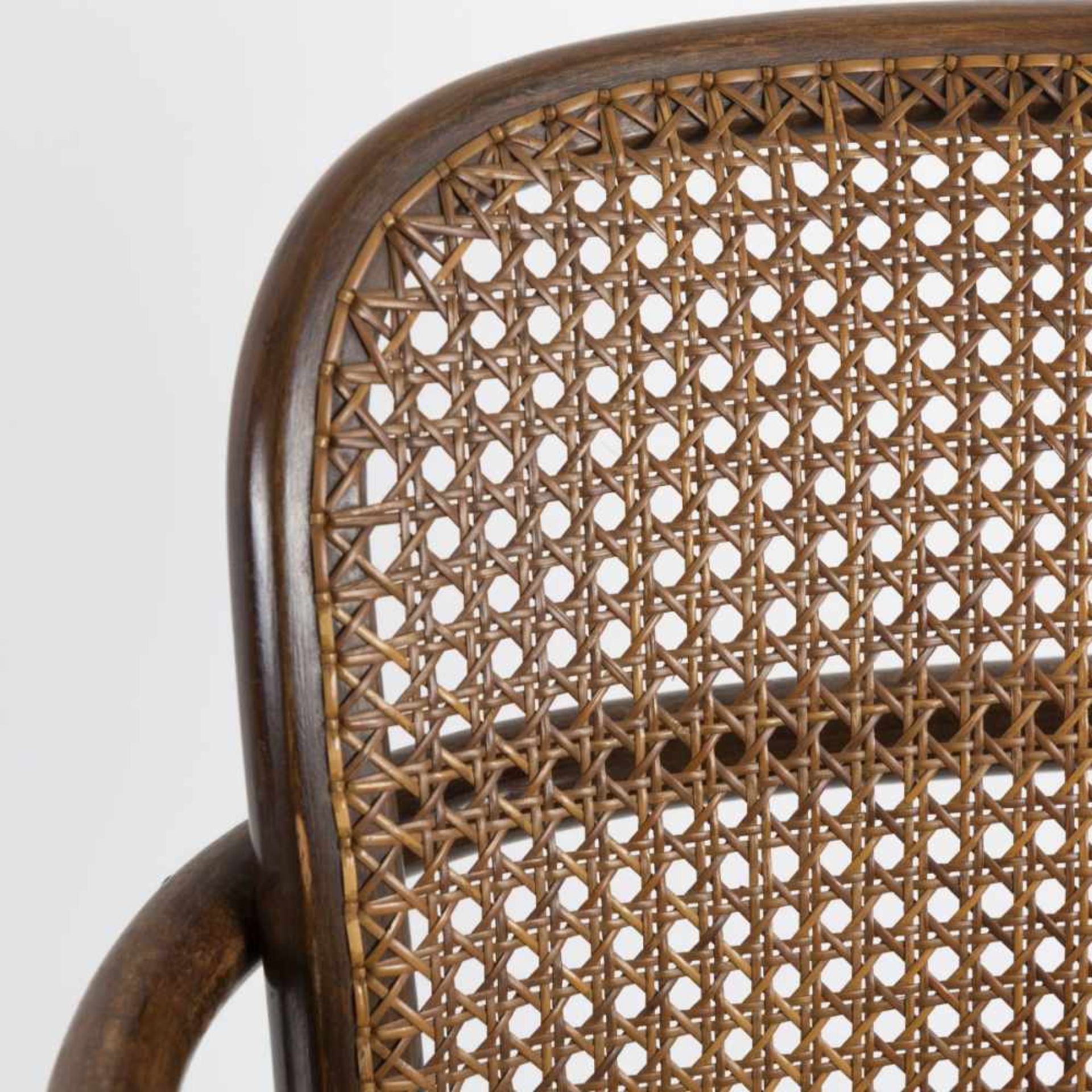 Josef Hoffmann, Zwei Armlehnstühle, um 1930Zwei Armlehnstühle, um 1930H. 80,5 x 50 x 55,5 cm.Thonet, - Bild 4 aus 7