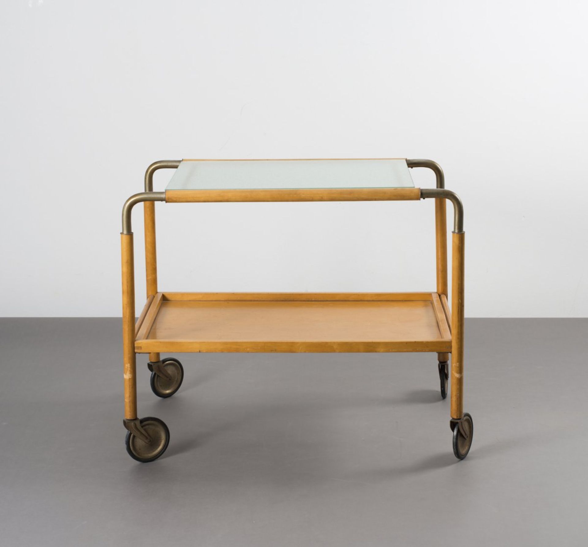 Bruno Mathsson (im Stile von), Servierwagen, 1930er JahreServierwagen, 1930er JahreH. 61,5 x 72,5 - Image 2 of 3