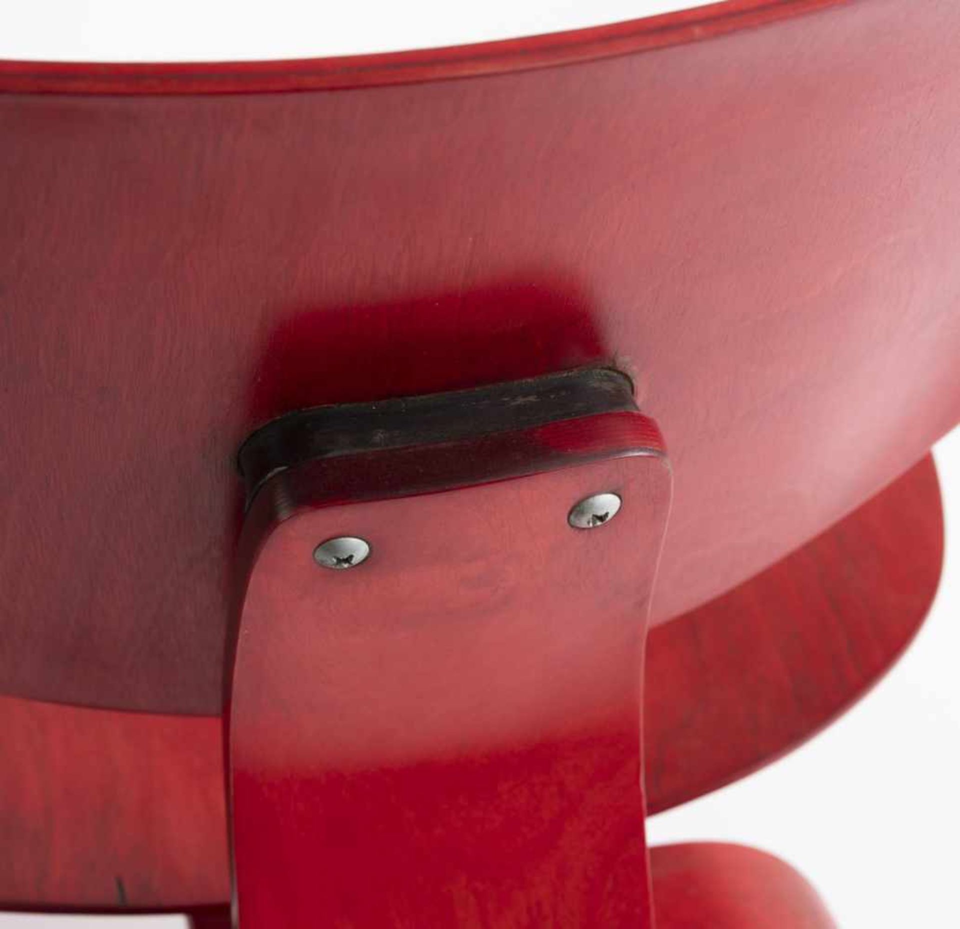 Charles Eames, Zwei Sessel 'LCW - Lounge Chair Wood', 1945/46Zwei Sessel 'LCW - Lounge Chair - Image 4 of 7