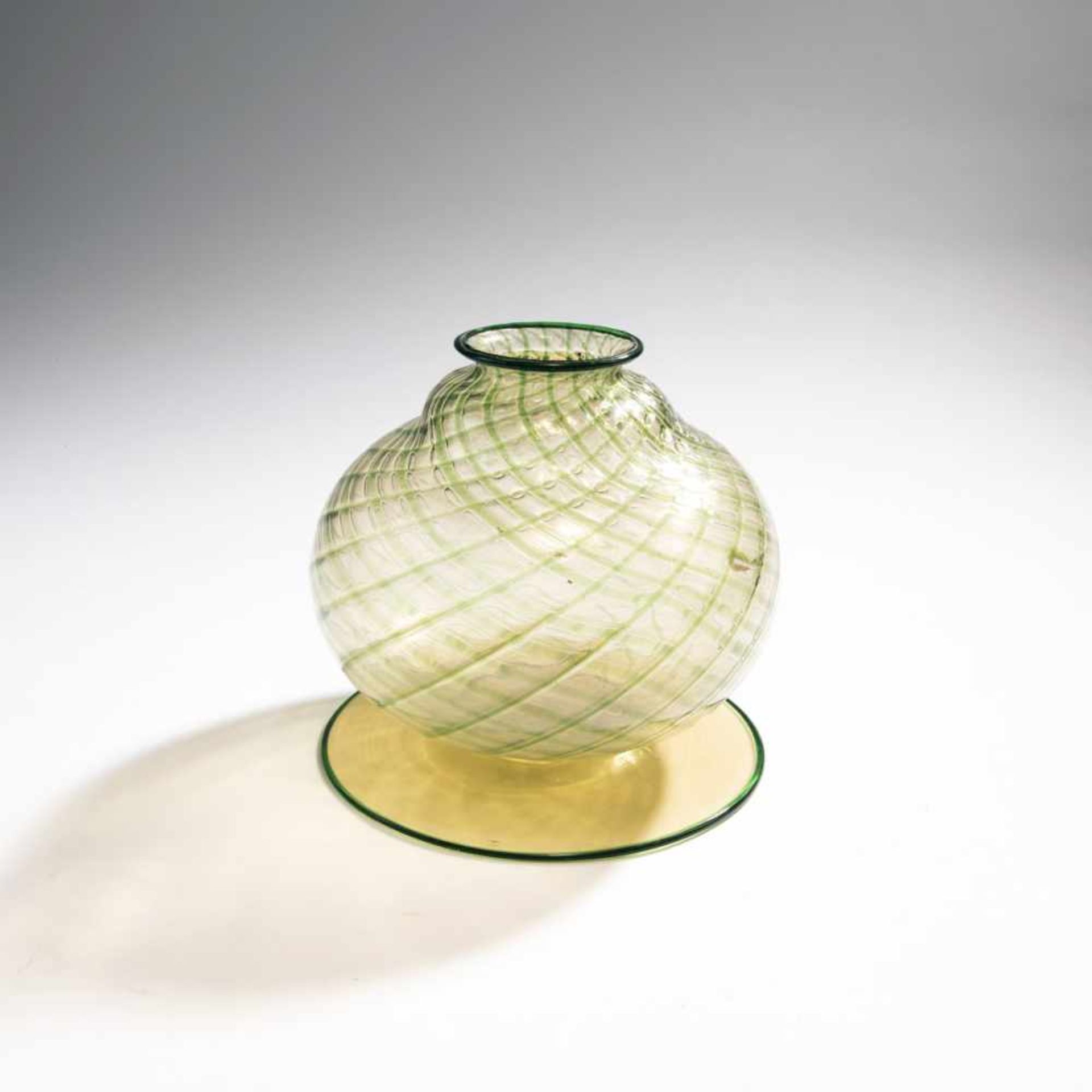 Carlo Scarpa, 'Filigrana' vase, c. 1927'Filigrana' vase, c. 1927H. 19 cm. Execution: MVM - Bild 2 aus 3