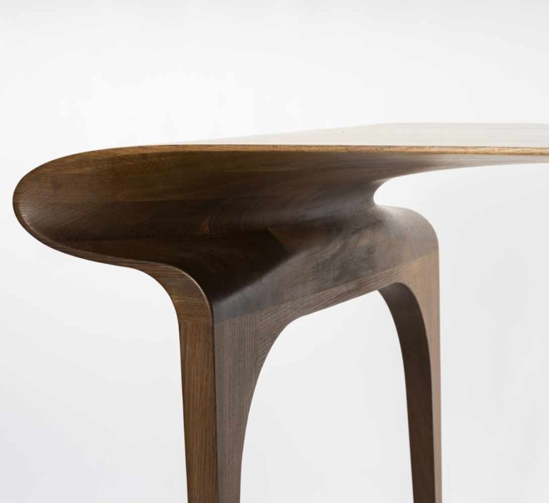 Bodo Sperlein, 'Contour' desk, c. 2009 'Contour' desk, c. 2009 H. 74 x 191 x 90.5 cm. Dark walnut - Bild 3 aus 6