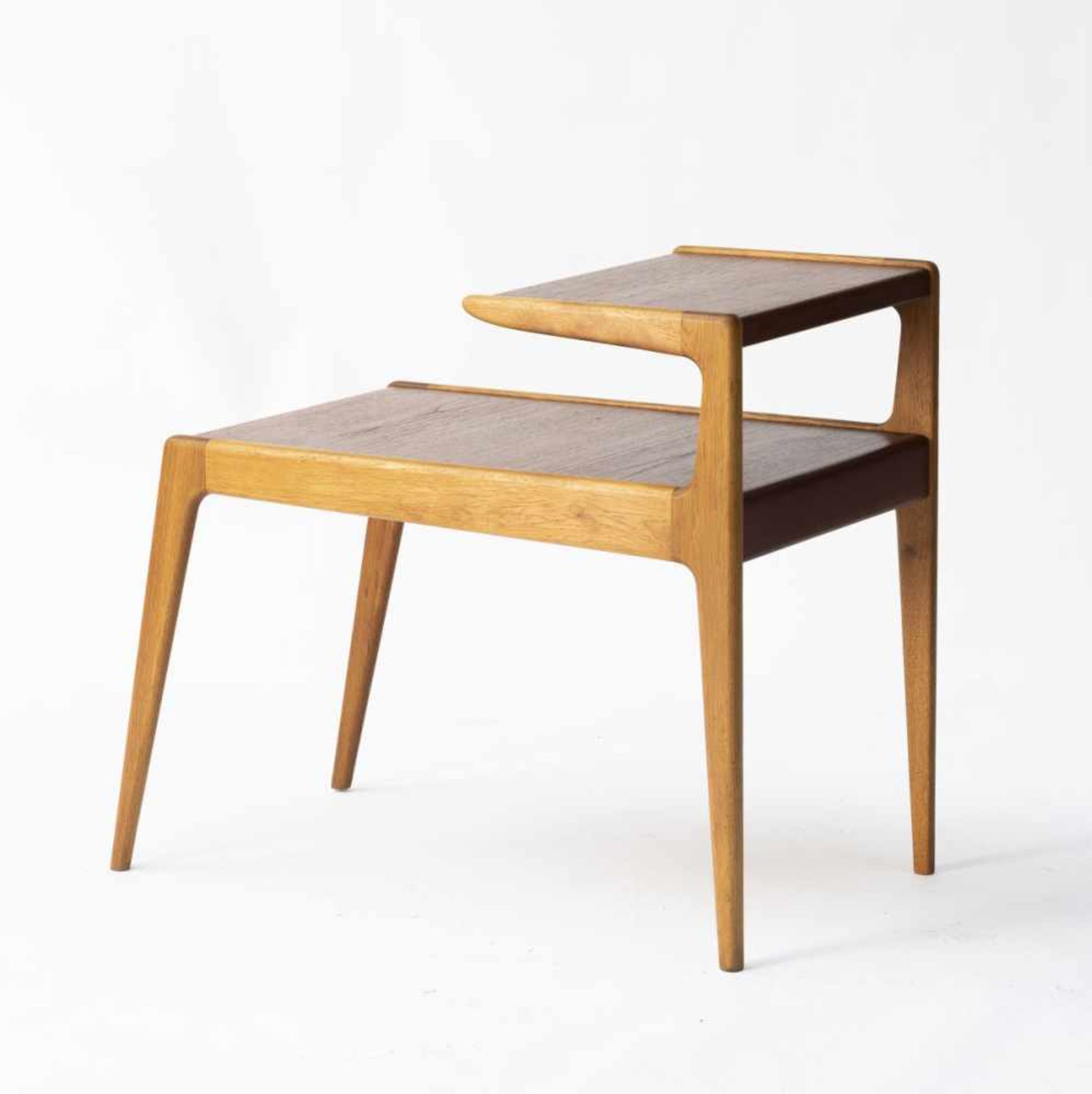 Jason, Ringstedt, Occasional table, c. 1958Occasional table, c. 1958H. 62 x 42 x 73 cm. Oak, teak - Bild 2 aus 4